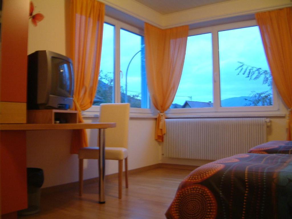 Bed and Breakfast La Maison Bleue Dieffenbach-au-Val Zimmer foto